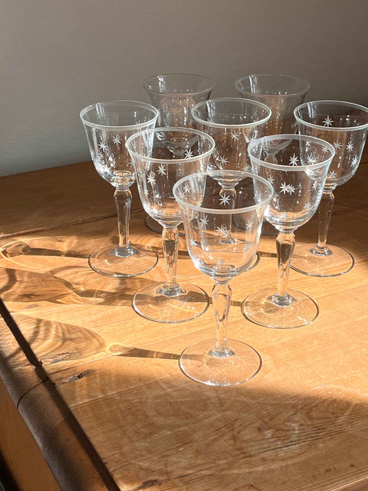 Likørglas med stjernemønster