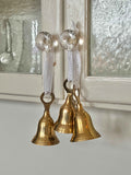 Vintage messingklokker med broderie anglaise bånd