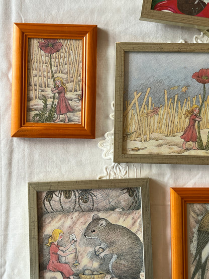 Tommelise illustration i træramme - musens garn