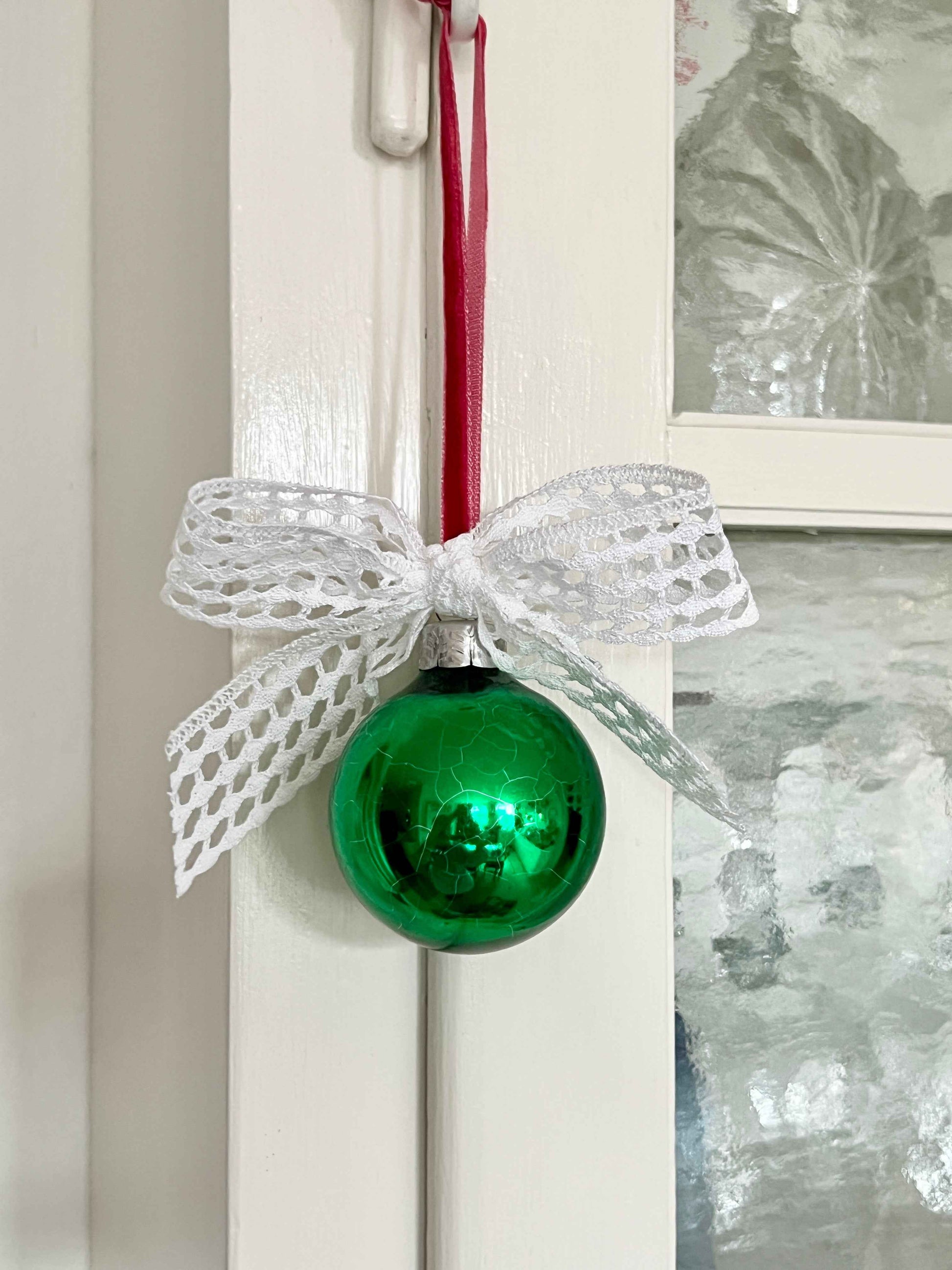 Fransk julekugle med vintage sløjfe