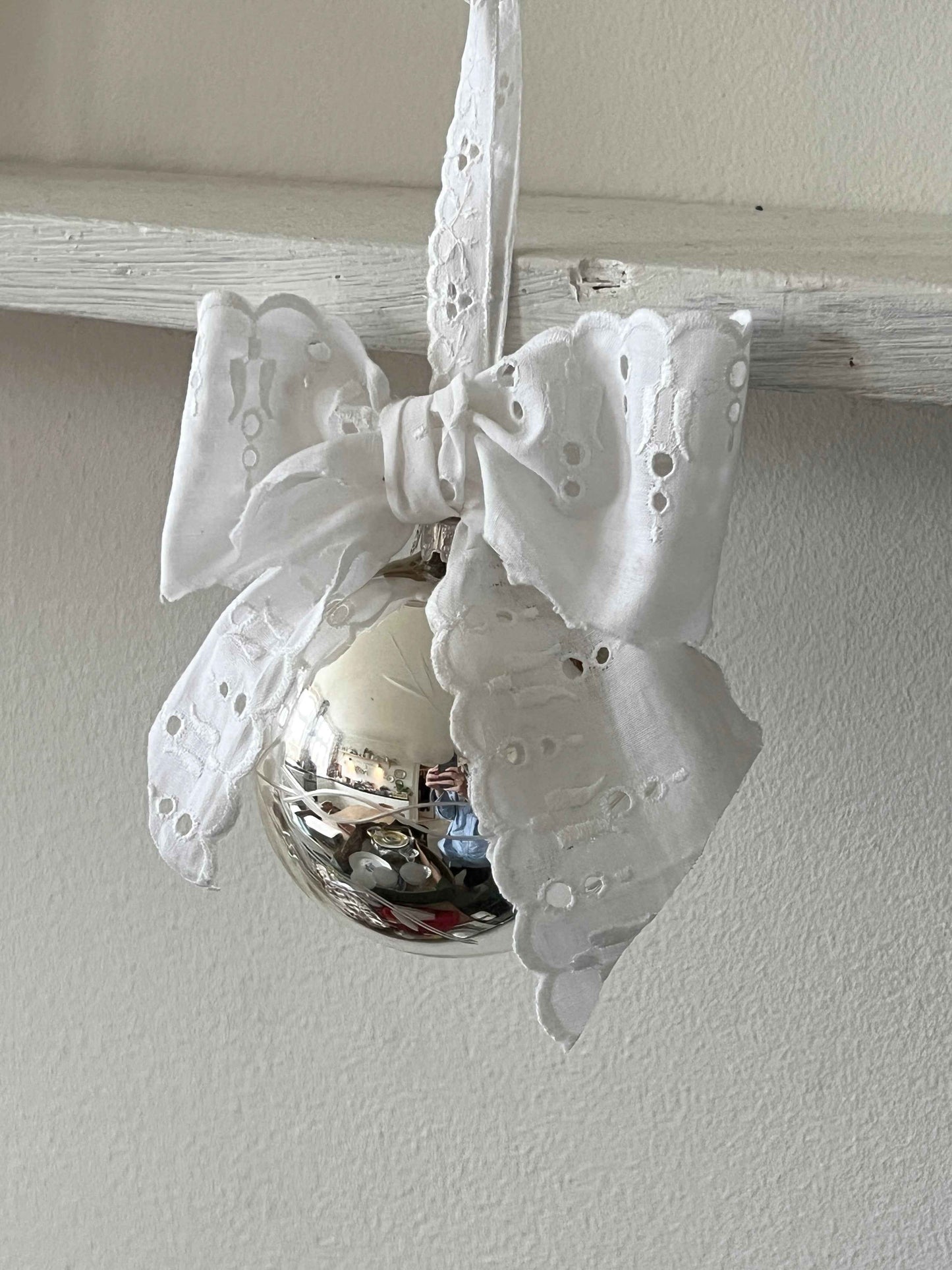 Fransk julekugle med vintage sløjfe