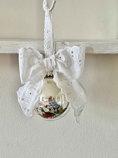 Fransk julekugle med vintage sløjfe